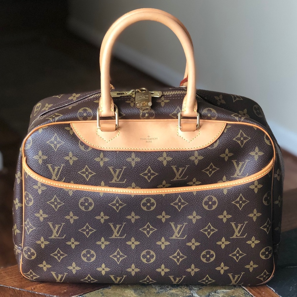 Authentic Louis Vuitton Deauville Monogram